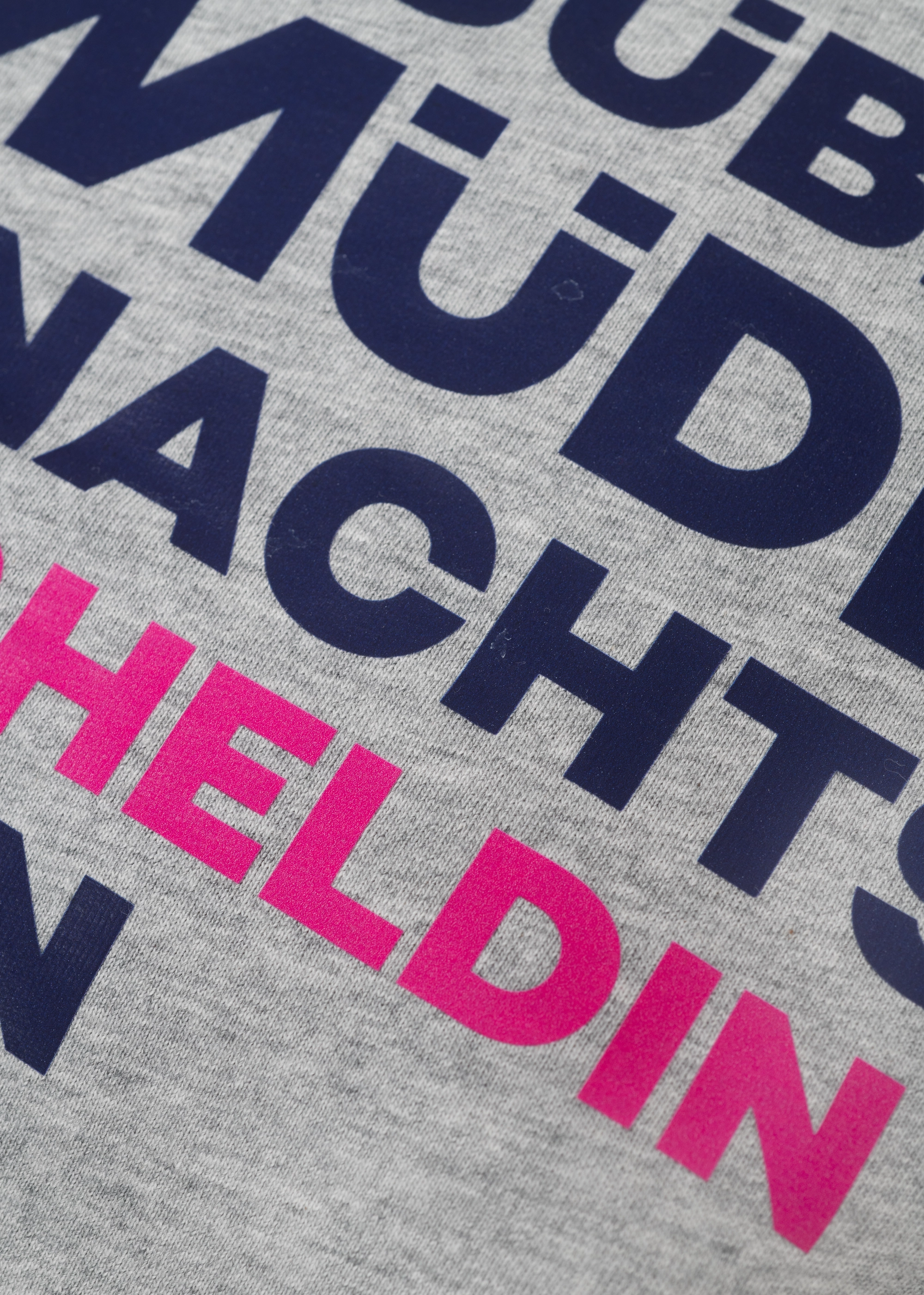 Nachts bin ich Superheldin Shirt