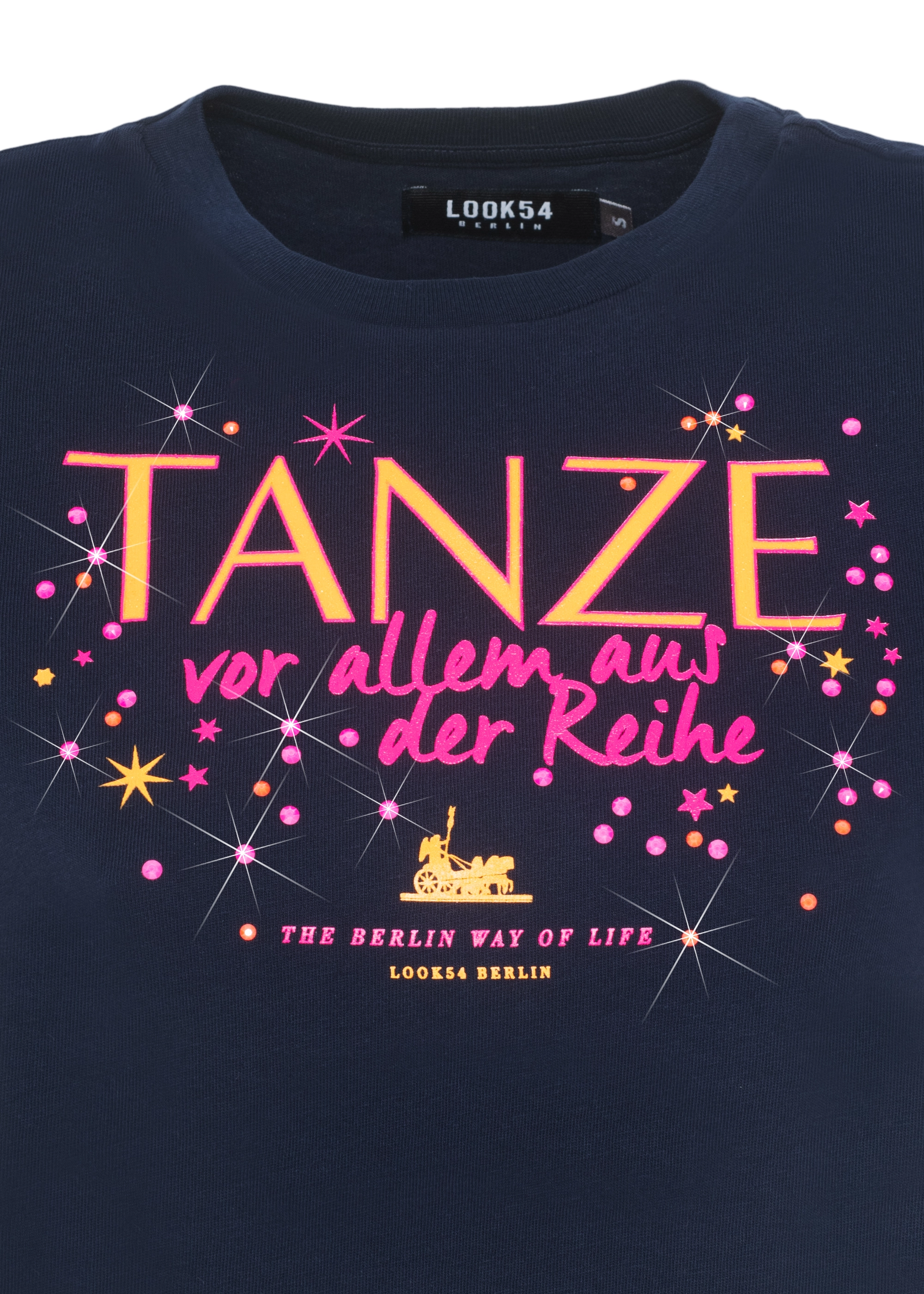 Tanze vor allem aus der Reihe Shirt