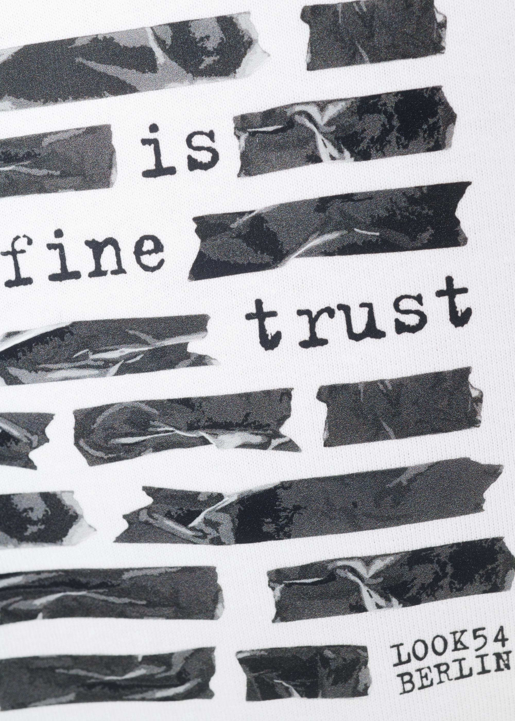 Everything is fine T-Shirt